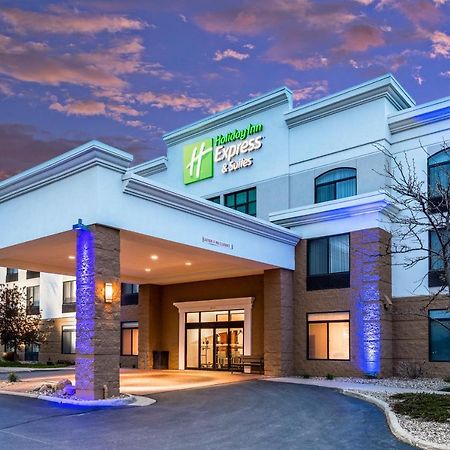 Holiday Inn Express & Suites Cedar Falls - Waterloo By Ihg Екстериор снимка