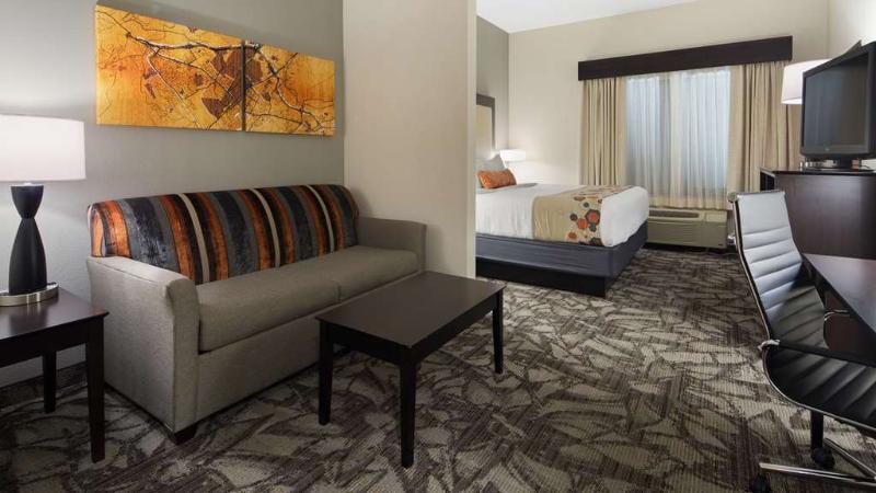Holiday Inn Express & Suites Cedar Falls - Waterloo By Ihg Екстериор снимка